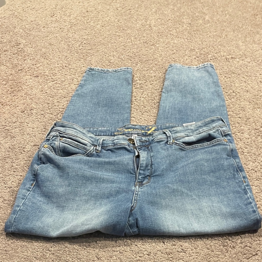 Seven7 Light Blue Cropped Jeans
